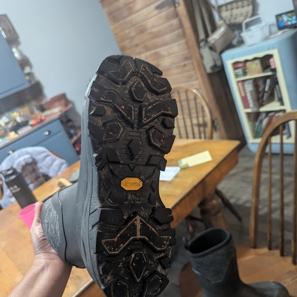 Muck Women's Black and Gray Winter Boots - Picture 4 of 4